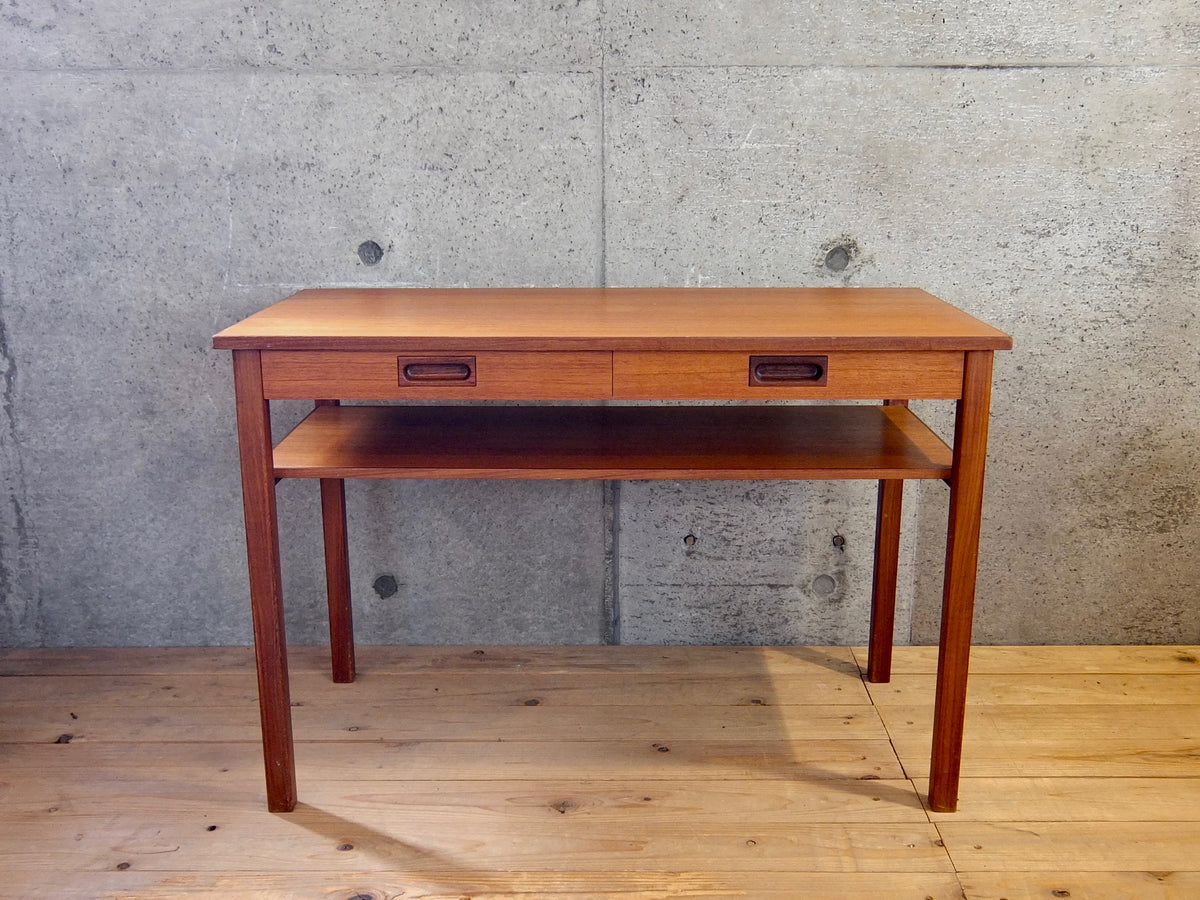デンマーク サイドテーブル – 北欧ヴィンテージ家具、ロングライフ