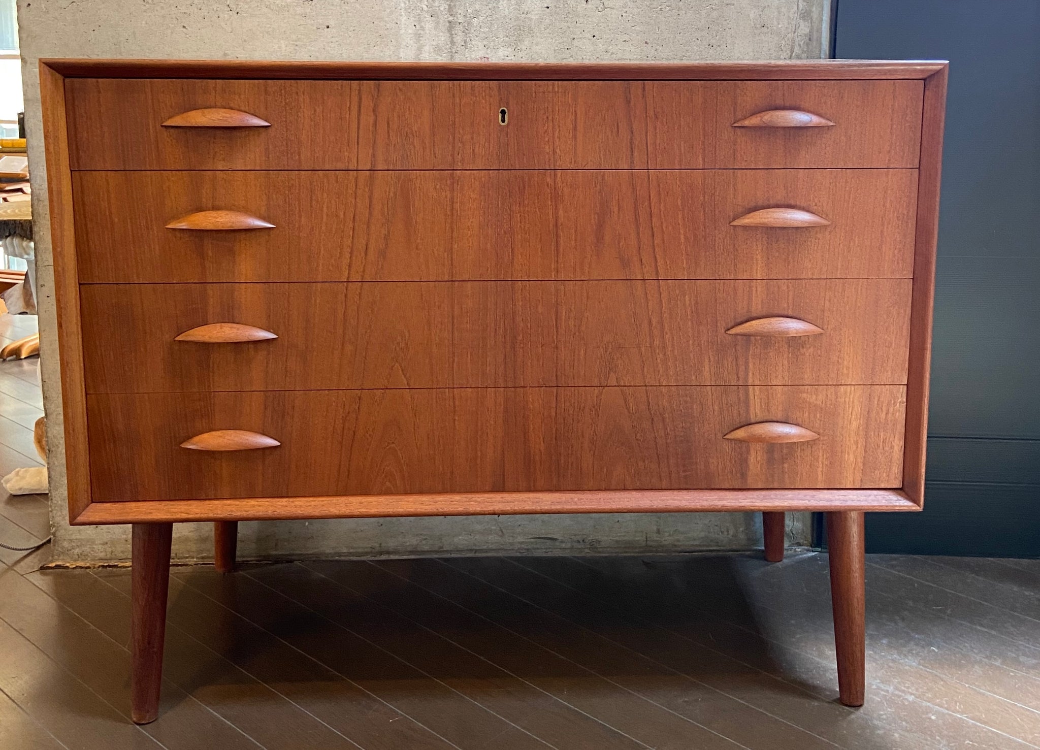 VINTAGE – 北欧ヴィンテージ家具、ロングライフデザインには「RETRO BOX」