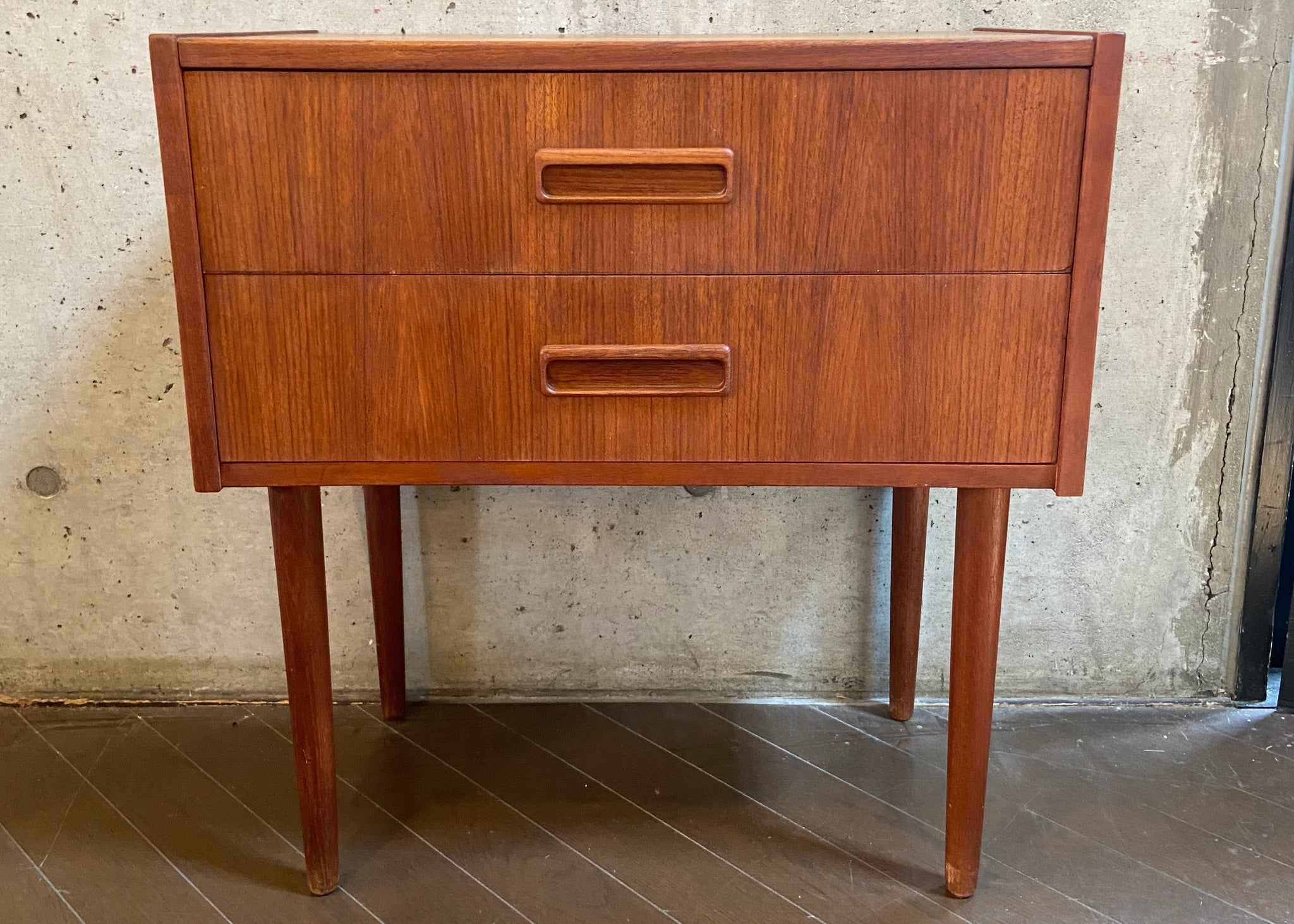 VINTAGE – 北欧ヴィンテージ家具、ロングライフデザインには「RETRO BOX」